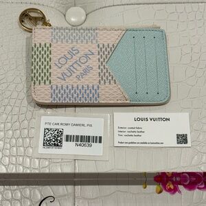 NWT Louis Vuitton Romy card holder from Damierlicious collection!